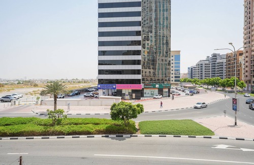 Dubai Apartment | Yogi - Cozy Retreat In This Stylish Studio With Balcony