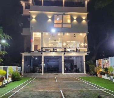 Kozhikode House | Yogis Inn