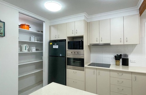 Traviston House | Yolanda - Burrum Heads- Beachfront - 3BR- Aircon