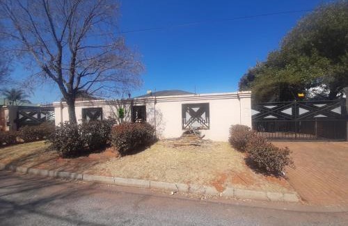 Germiston House | Yolkel guesthouse