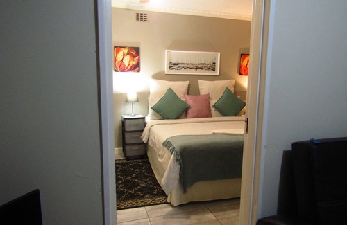 Amalinda Bed & Breakfast | Yolonwabo bed and breakfast