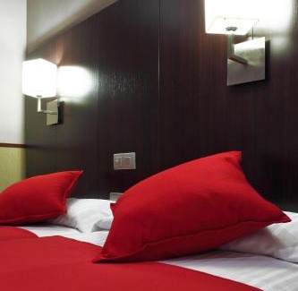 Ciutat Vella House | Yomo Hostal BCN Port