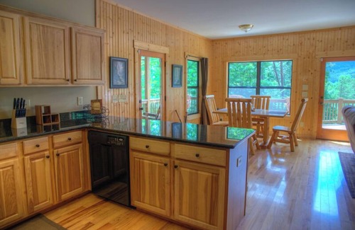 Helen Cabin | Yonah View Lodge | 2 BR Cabin w/Spacious Decks, Hot Tub, Fire Pit, Near Helen