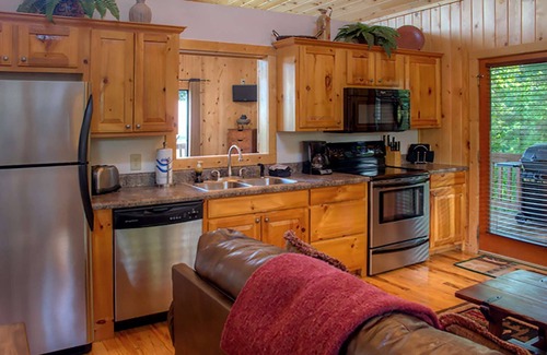 Helen Cabin | Yonah Vista - Luxury Couples Cabin with Phenomenal Mountain Views