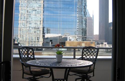 Downtown Toronto Hotel | Yonge Suites Apart Hotel