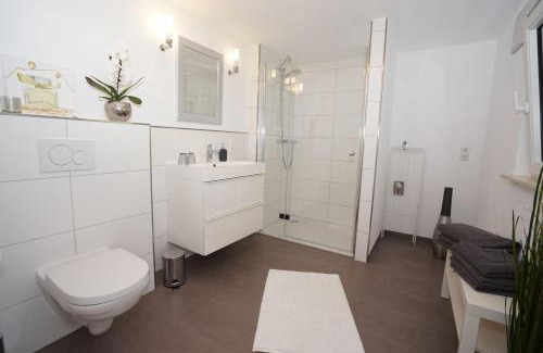 Traben-Trarbach Apartment | York Cottage Garden