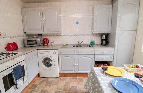 Wooler Cottage | YORK COTTAGE, pet friendly, with a garden in Wooler