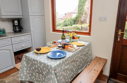 Wooler Cottage | YORK COTTAGE, pet friendly, with a garden in Wooler