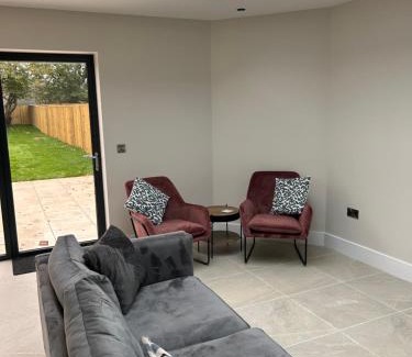 Huntington House | York Fields Retreat - 4 Ensuite Bedrooms