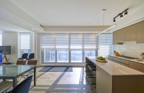 Midtown Toronto Condo | Yorkville | Sun-Filled 1317 SQFT 2Br 2Bath Boutique Condo