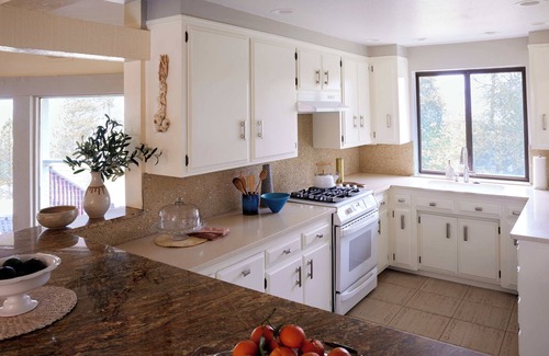 Mariposa House | Yosemite-BaseCamp is a Hilltop Tranquil LUX Ranch-house Retreat - sleeps 6 to 8