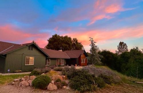 Coarsegold Villa | Yosemite & Bass Lake 3 Acres, Pool, Game Room, Stunning Views
