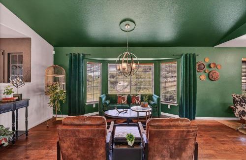 Coarsegold Villa | Yosemite & Bass Lake 3 Acres, Pool, Game Room, Stunning Views