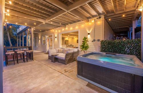 Coarsegold House | Yosemite Bass Lake VIEWS, 2 Homes, Games, Hot Tub