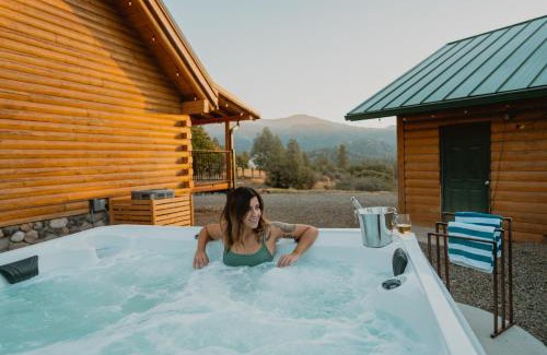 Mariposa Ski Chalet | Yosemite Charm by Casa Oso with spa and breathtaking views