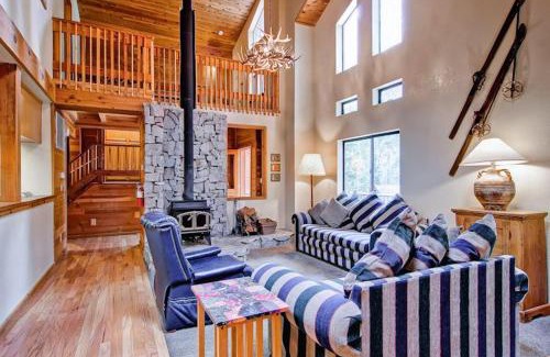 Yosemite West House | Yosemite Crossroads