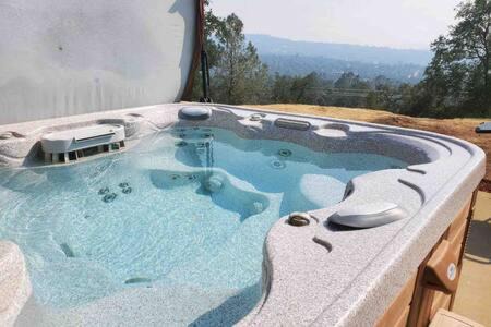 Coarsegold House | Yosemite Elements Sleeps 12 Pet Friendly Views