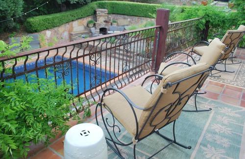 Mariposa House | Yosemite Estate: Pool, Hot tub, Outdoor Fireplace, Tennis and Basketball court