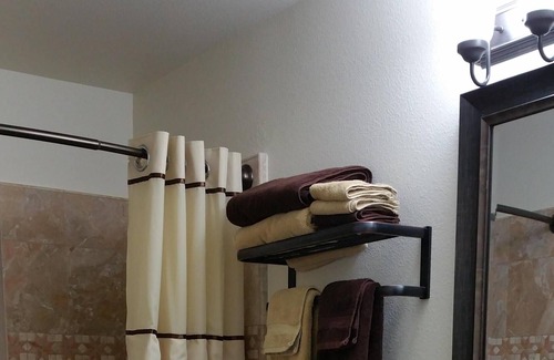 Coarsegold Apartment | Yosemite Foothill Retreat - Private Guest Suite #1