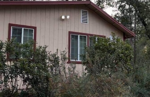 Groveland House | Yosemite Gateway home on 14 acres in Groveland