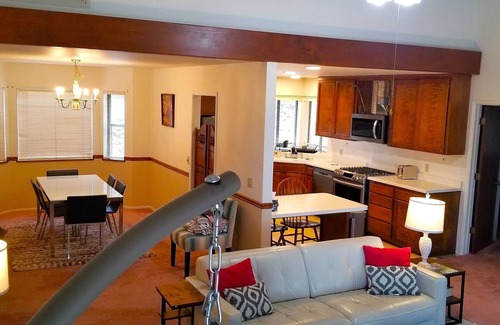 Mariposa House | Yosemite Getaway | Starlink + Forest Views