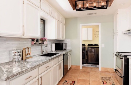 Oakhurst House | Yosemite Hillview - Large home with Pool and Hot Tub, Pet friendly!