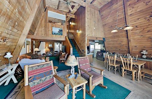 Upper Moonridge House | Yosemite Manor