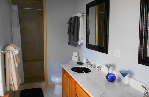 Mariposa House | Yosemite Mountain Escapes! Comfort while visiting Yosemite Winter Specials! Spa!