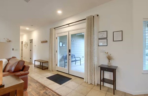 Mariposa House | Yosemite Quail Ridge Comforts with WiFi and Hot tub