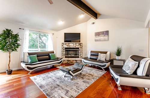Oakhurst Villa | Yosemite Sunset Villa w/View+Hot tub+Pool table,Close to Bass lake n