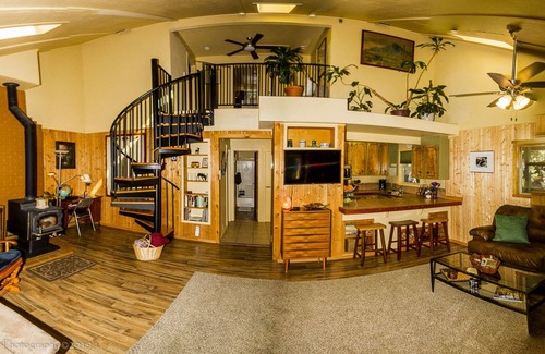 Mariposa House | Yosemite’s Hitescove Hideaway!