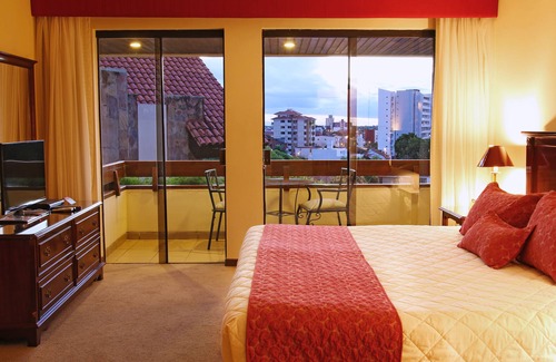 Santa Cruz Hotel | Yotau All Suites Hotel