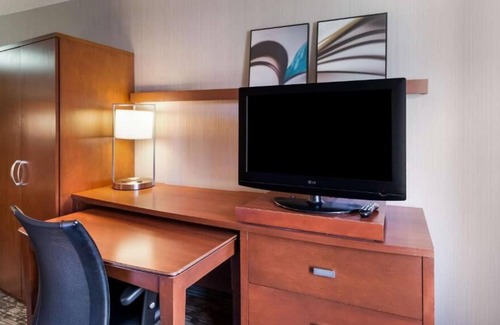 Downtown Village House | You Found it! 2 Modern Units Near Huntington Beach, Pet-friendly, Outdoor Pool!