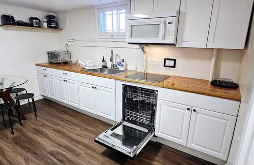 Athmar Park House | You´ll have the entire basement for yourself and your friends.