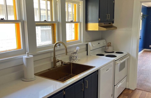 Terre Haute House | You'll love your stay at the Azul Abode centrally located in Terre Haute!