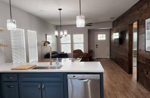 Northwest Los Angeles Heights House | You will be close to everything when you stay at this Newly Renovated house!