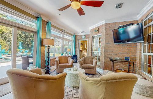 Navarre House | You Will Navarre Wanna Leave