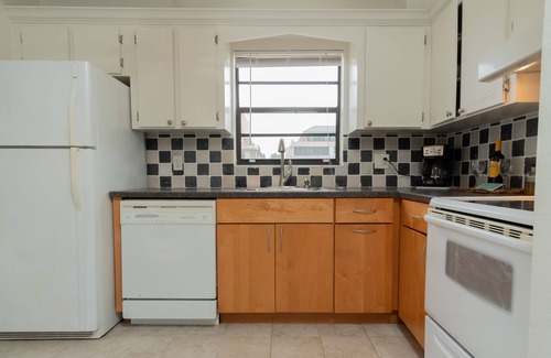 Marco Island Villa | You’ll LOVE the location -waterfront, stroll to beach. Reserve your stay today!