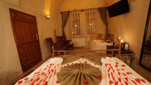 Ortahisar Hotel | Young Cave