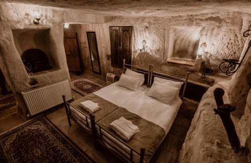 Ortahisar Hotel | Young Cave