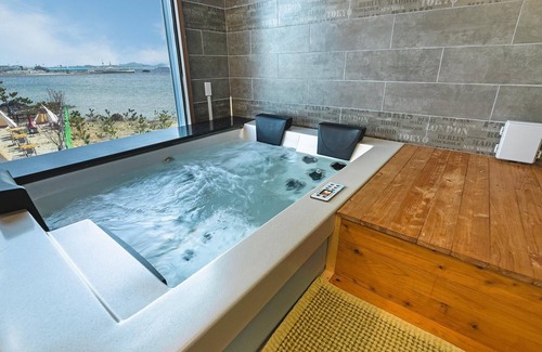 Suwon House | Youngheungdo Duniaspa Pension