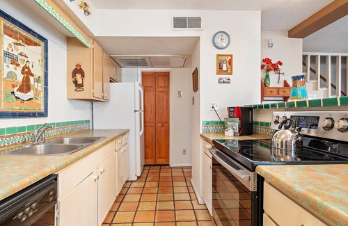 Northeast Santa Fe Hotel | Your 2-Story Home Away From Home: Fort Marcy #60