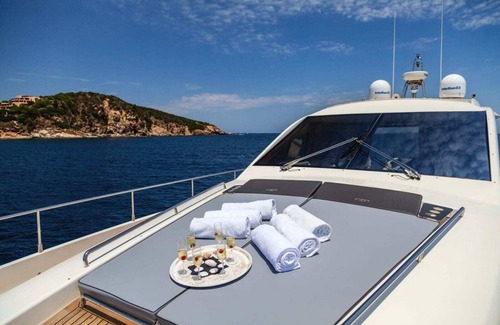 Capri Boat Rental | Your amazing yacht !
