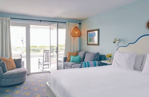 Cape May Hotel | Your Beachside Oasis: Kitchenette, Swimming Pool and Beach Perks