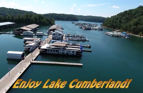 Monticello House | Your Country Home - Just 1/4 Mile From Lake Cumberland! Professionally Cleaned