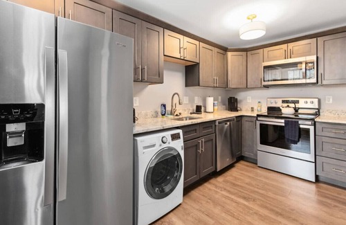 Midtown Apartment | Your Cozy 2-Bedroom Midtown