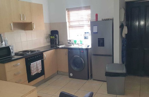 Flamingo Vlei Apartment | "Your Cozy Cape Town Escape: A True Home Away from Home!"