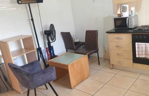 Flamingo Vlei Apartment | "Your Cozy Cape Town Escape: A True Home Away from Home!"
