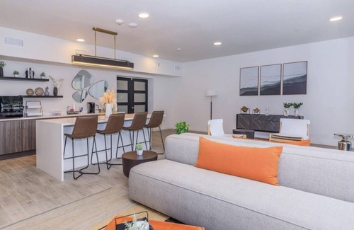 George Bush Park/Eldridge Apartment | Your Cozy & Captivating Condo!