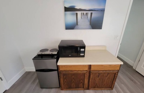 Conners Lake Front Estates Apartment | Your Cozy Private Guest Home Away From Home!n